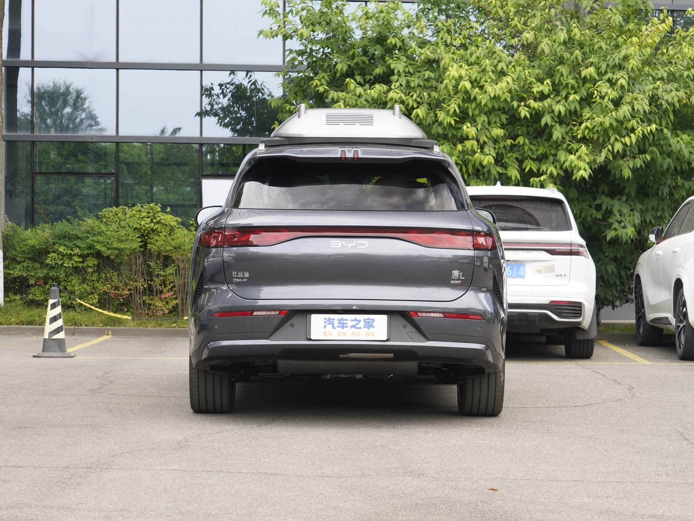 2025 BYD TANG L Image 9